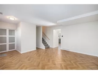 Photo #5: 9636127 Listing