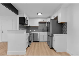 Photo #3: 9640159 Listing 