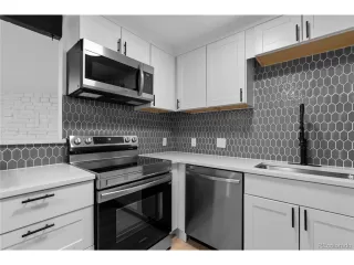 Photo #4: 9640159 Listing 