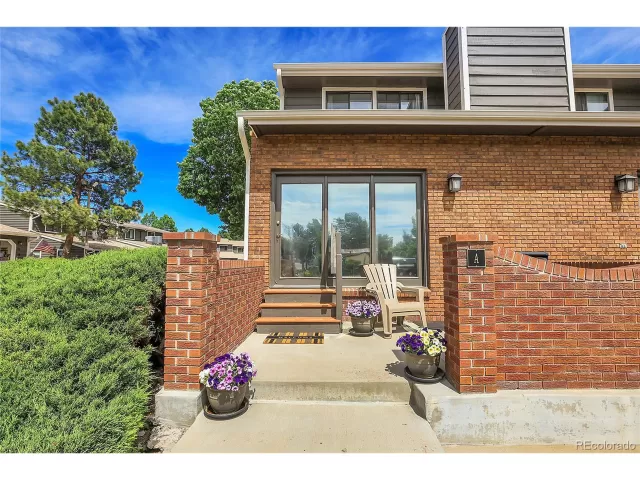 MLS: 9644584 Condo For Sale