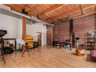 Photo #4: 9645307 Listing
