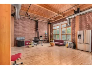 Photo #6: 9645307 Listing