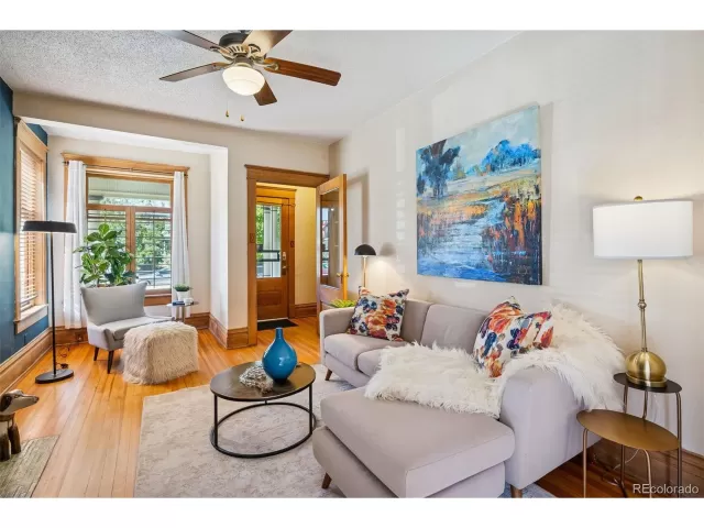 MLS: 9647344 Condo For Sale