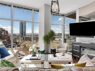 Photo #5: 9647382 Listing