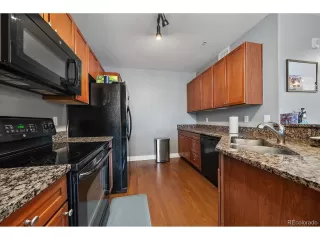 Photo #5: 9647875 Listing