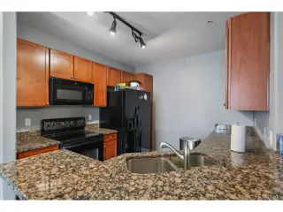 Photo #6: 9647875 Listing