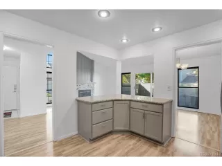 Photo #3: 9649963 Listing 