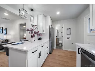 Photo #5: 9650053 Listing 
