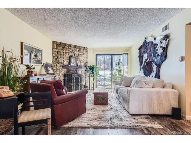 MLS: 9652062 Condo For Sale