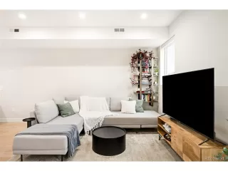 Photo #5: 9653136 Listing 