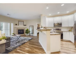 Photo #6: 9653647 Listing