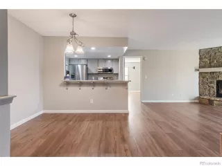 Photo #5: 9653691 Listing