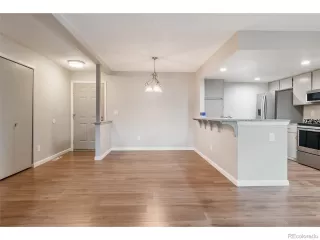 Photo #6: 9653691 Listing