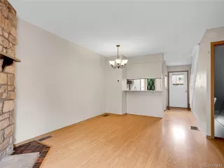 Photo #3: 9658975 Listing