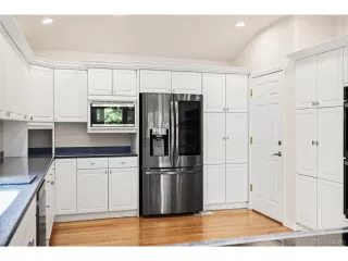 Photo #5: 9663021 Listing