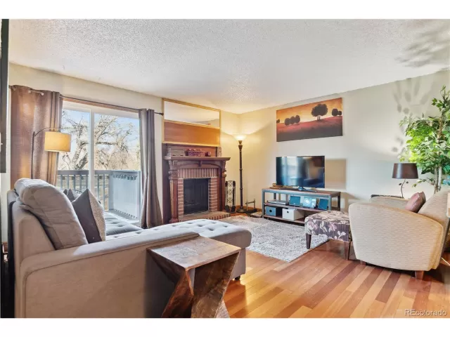 MLS: 9663927 Condo For Sale