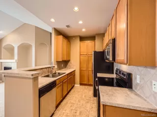 Photo #2: 9672533 Listing