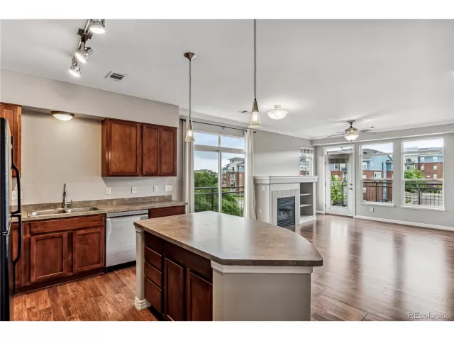 MLS: 9674012 Condo For Sale