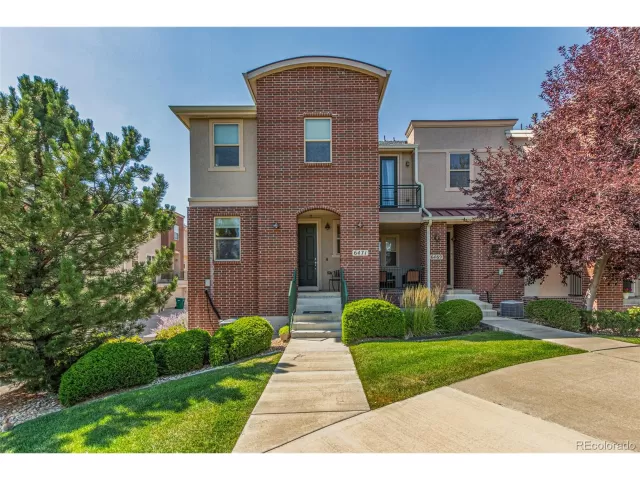MLS: 9675595 Condo For Sale
