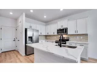 Photo #5: 9678349 Listing 