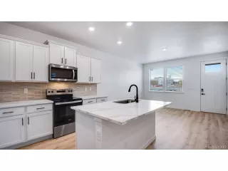 Photo #6: 9678349 Listing 