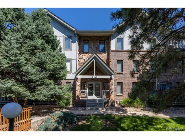 MLS: 9678564 Condo For Sale