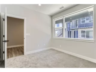 Photo #5: 9679701 Listing
