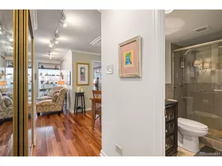 Photo #5: 9681282 Listing