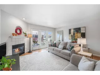 Photo #4: 9682902 Listing