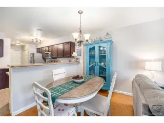 Photo #6: 9682902 Listing