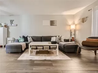 Photo #6: 9682953 Listing