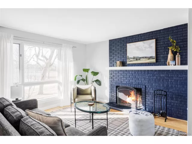 MLS: 9688498 Condo For Sale