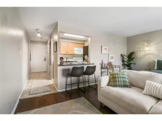 Photo #5: 9694719 Listing