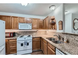 Photo #6: 9699067 Listing 