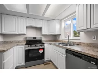 Photo #5: 9700440 Listing 