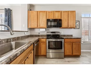 Photo #5: 9701118 Listing