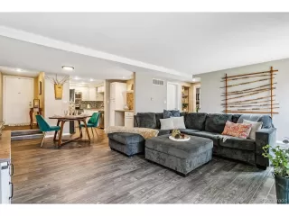 Photo #6: 9706910 Listing