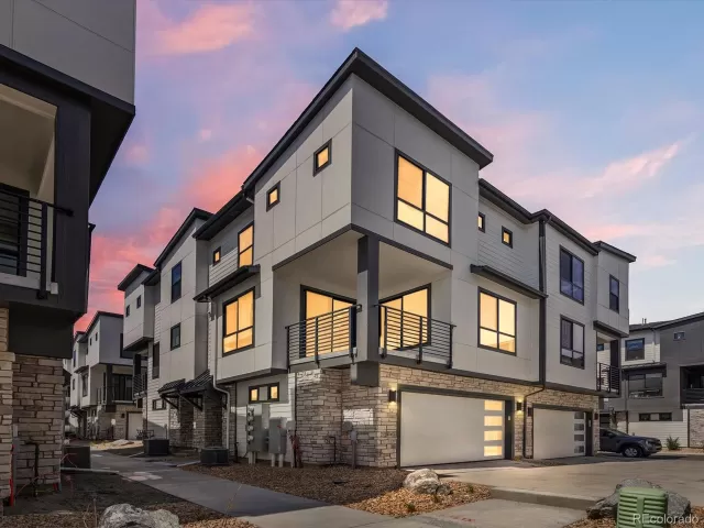 MLS: 9707123 Condo For Sale