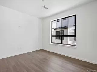 Photo #6: 9707123 Listing