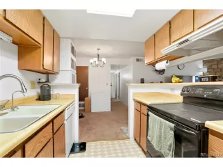 Photo #5: 9710920 Listing 