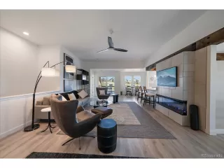 Photo #6: 9712285 Listing