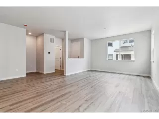 Photo #4: 9712427 Listing