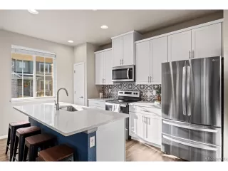 Photo #4: 9712788 Listing