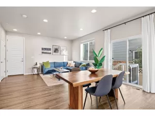 Photo #6: 9712788 Listing