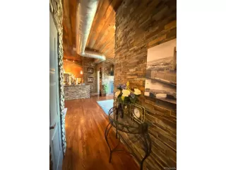 Photo #5: 9717898 Listing