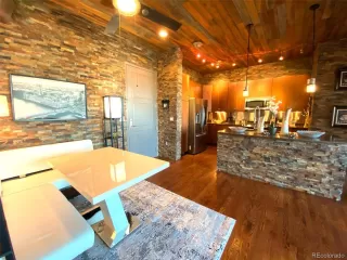 Photo #6: 9717898 Listing