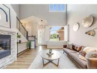 Photo #5: 9718895 Listing