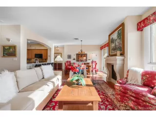 Photo #5: 9719377 Listing