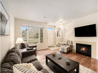 Photo #4: 9720106 Listing