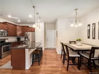 Photo #5: 9720106 Listing